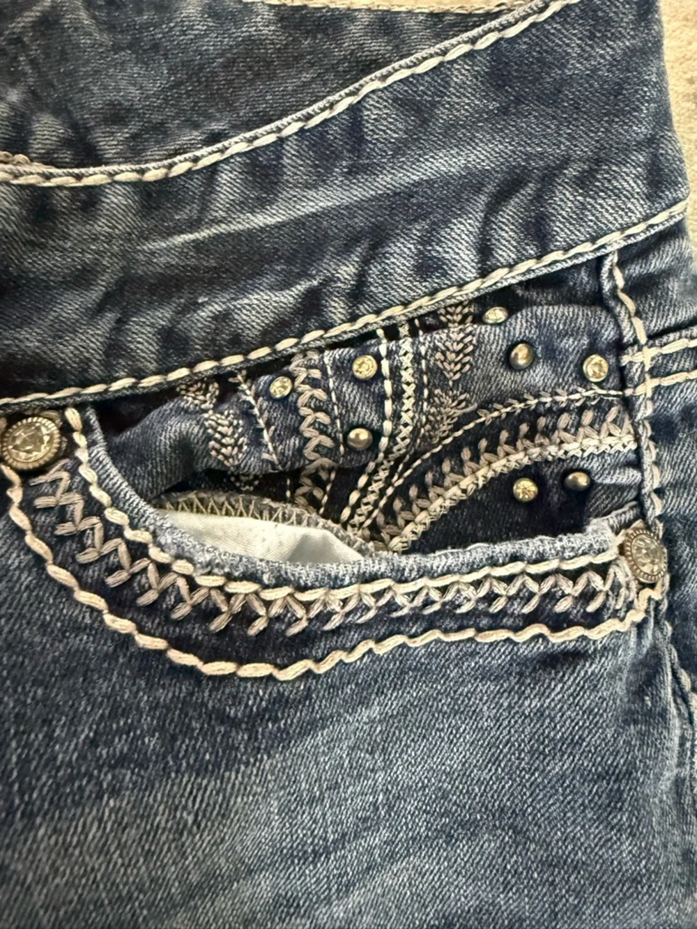 Maurices Women’s Dark Blue Flare Jeans with Rhinestone Details, Size 7/8 Short - Picture 9 of 9